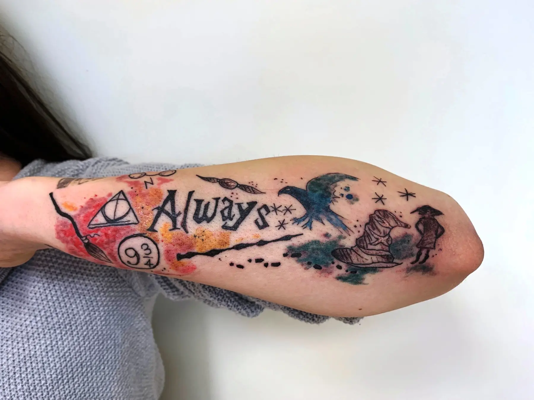 Ingesś Tattoo & Piercing Stübchen Tattoo in der Hand